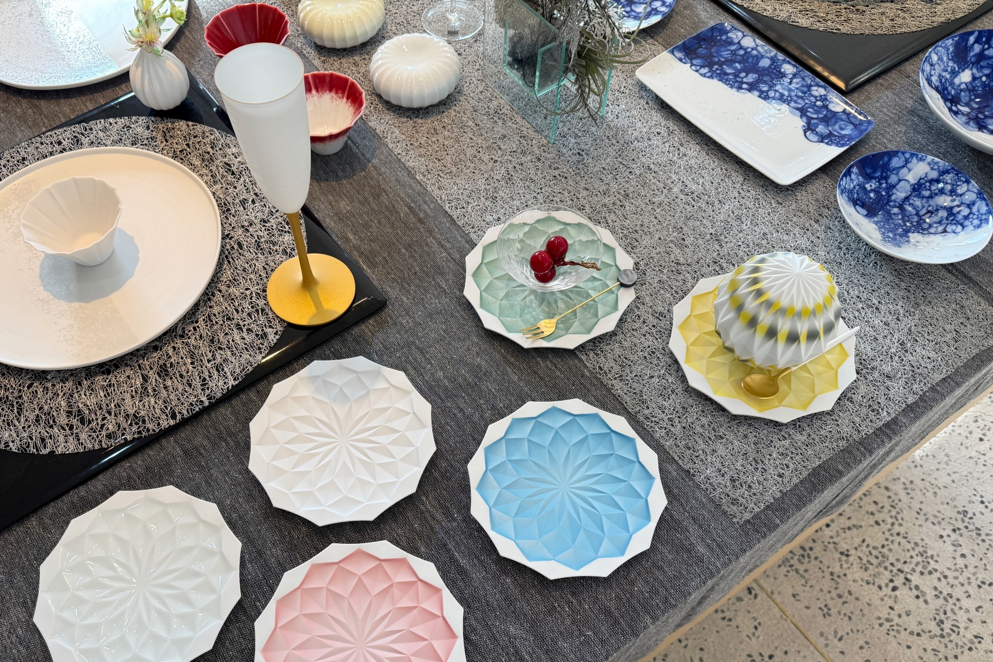 2025年 春の新作ディスプレイ | お知らせ | 有田焼窯元 やま平窯